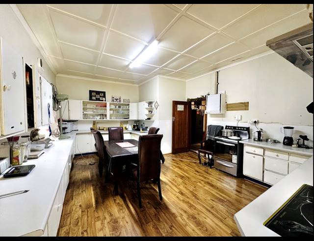 4 BEDROOM HOUSE FOR SALE IN LAMBTON